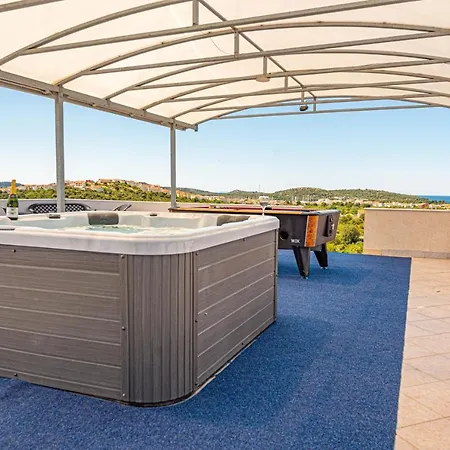 Apartment Xxl Lavanda For 16 Person Rogoznica (Sibenik-Knin)