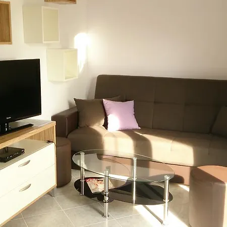 Xxl Lavanda For 16 Person Apartment