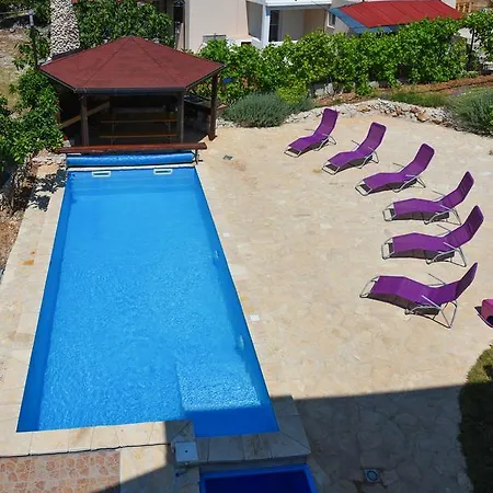 Xxl Lavanda For 16 Person Apartamento
